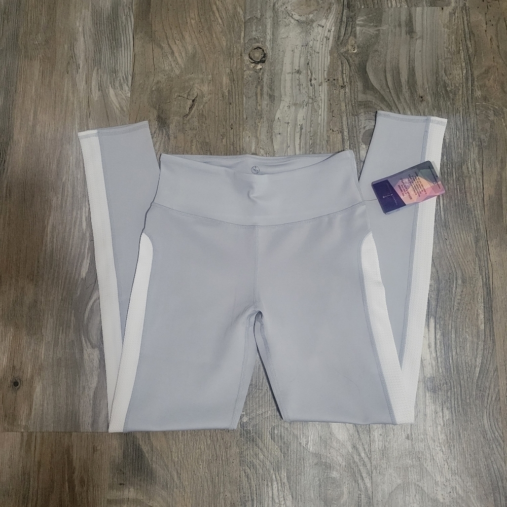 NWT Threads 4 Thought leggings size medium